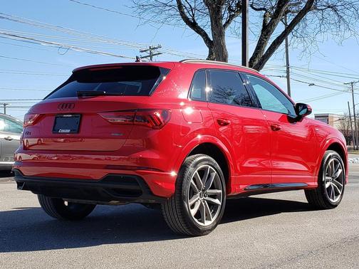 2025 Audi Q3 Premium 45 TFSI S line quattro Tiptronic