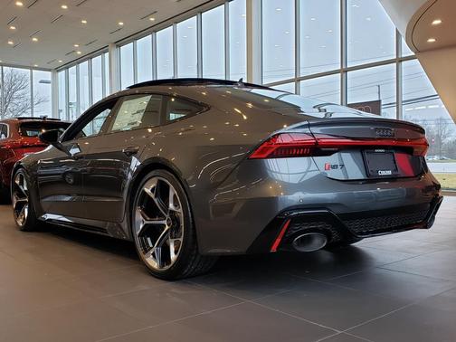 Daytona Gray Pearl Effect 2026 Audi RS 7 4.0T Performance