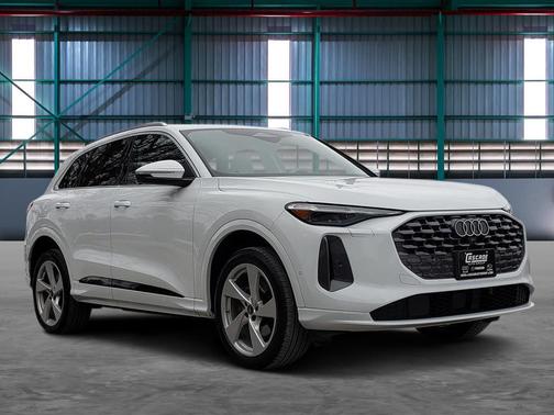 2025 Audi Q5 Premium Plus TFSI quattro S tronic