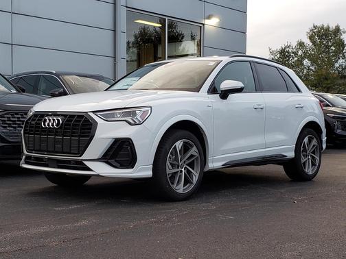 2025 Audi Q3 Premium 45 TFSI S line quattro Tiptronic