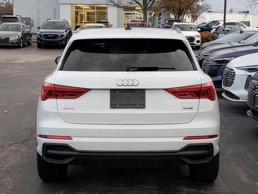 2025 Audi Q3 Premium 45 TFSI S line quattro Tiptronic