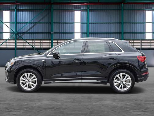 Mythos Black Metallic 2025 Audi Q3 Premium 45 TFSI S line quattro Tiptronic