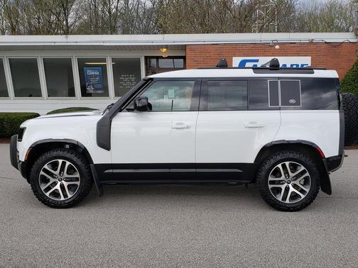 Fuji White 2023 Land Rover Defender 110 S