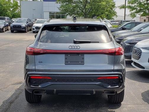 Tambora Gray Metallic 2026 Audi Q5 Premium Plus TFSI quattro S tronic