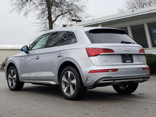 Florett Silver Metallic 2023 Audi Q5 40 Premium Plus