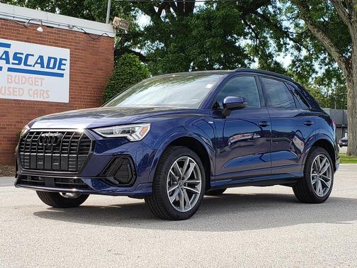 Navarra Blue Metallic 2024 Audi Q3 45 S line Premium Plus