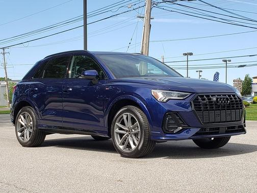 Navarra Blue Metallic 2024 Audi Q3 45 S line Premium Plus