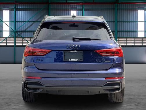 Navarra Blue Metallic 2024 Audi Q3 45 S line Premium Plus