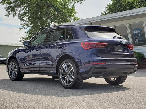 Navarra Blue Metallic 2024 Audi Q3 45 S line Premium Plus