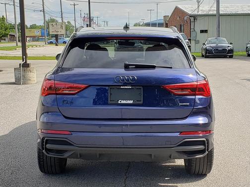 Navarra Blue Metallic 2024 Audi Q3 45 S line Premium Plus
