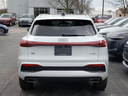 GLACIER WHITE 2026 Audi Q5 Premium Plus TFSI quattro S tronic