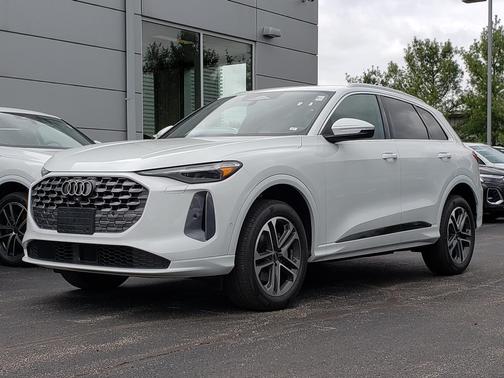 GLACIER WHITE 2026 Audi Q5 Premium Plus TFSI quattro S tronic
