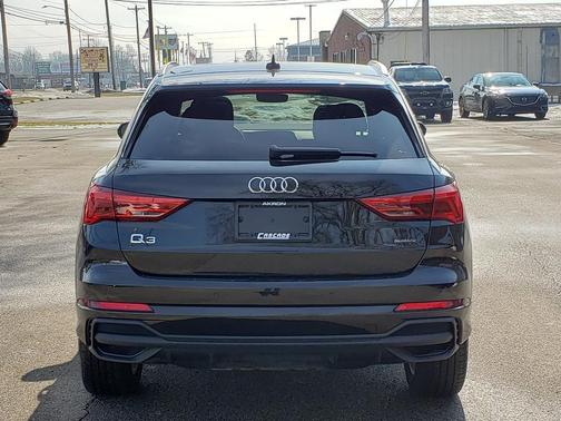 2023 Audi Q3 Premium 45 TFSI S line quattro Tiptronic