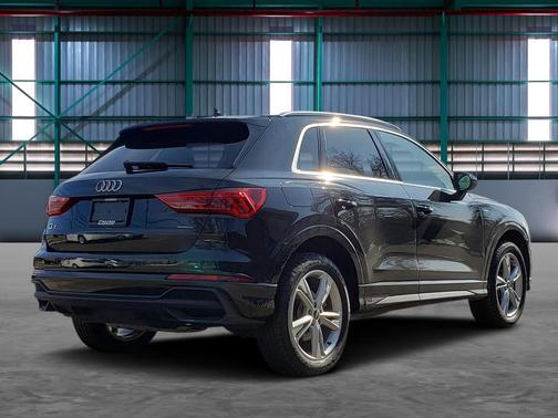 2023 Audi Q3 Premium 45 TFSI S line quattro Tiptronic