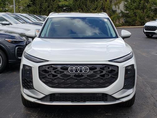 2026 Audi Q3 S line