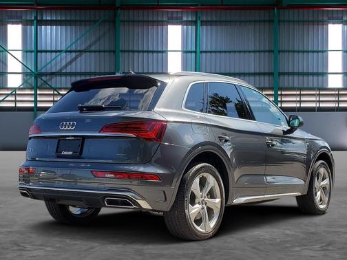 2022 Audi Q5 45 S line Premium Plus