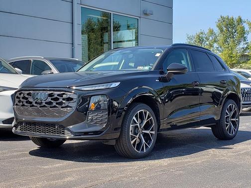 Mythos Black Metallic 2026 Audi Q3 TFSI quattro S tronic