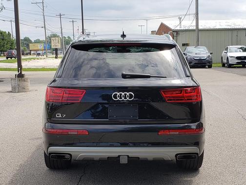 Orca Black Metallic 2019 Audi Q7 55 Prestige