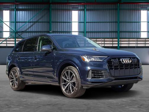 Waitomo Blue Metallic 2023 Audi Q7 55 Premium Plus