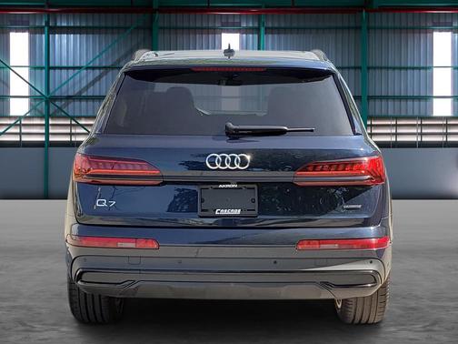 Waitomo Blue Metallic 2023 Audi Q7 55 Premium Plus