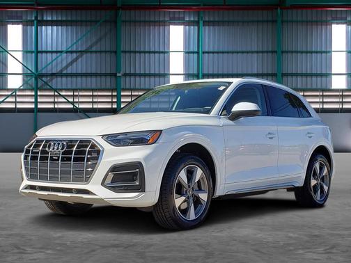 2023 Audi Q5 40 Premium Plus