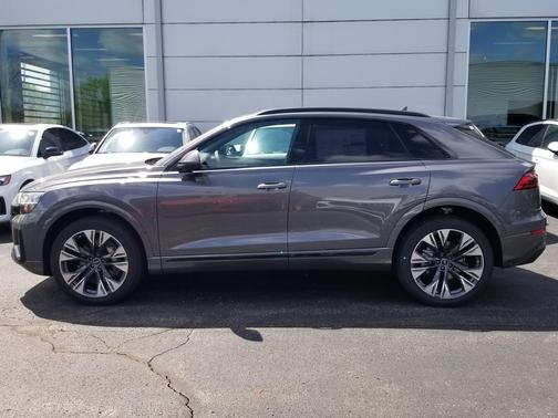 2025 Audi Q8 55 Premium Plus