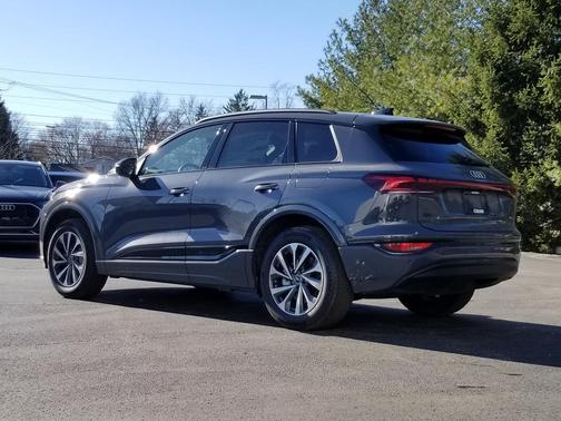 2025 Audi Q6 e-tron Premium Plus quattro