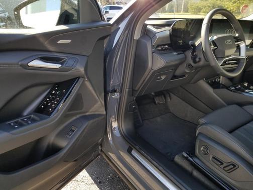 2025 Audi Q6 e-tron Premium Plus quattro