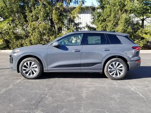 2025 Audi Q6 e-tron Premium Plus quattro