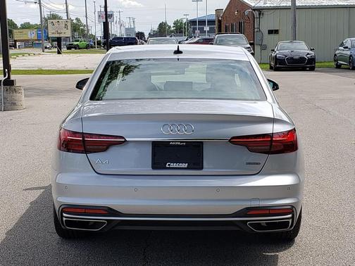 Florett Silver Metallic 2023 Audi A4 40 Premium