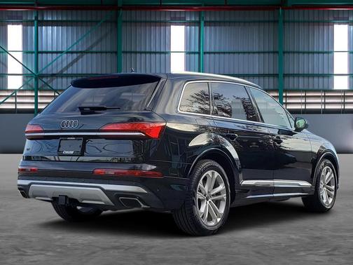 2025 Audi Q7 55 Prestige
