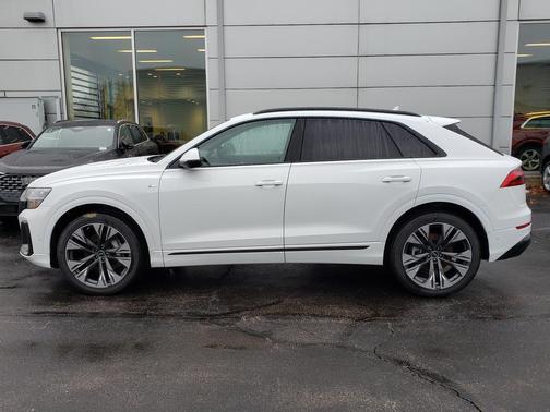 2026 Audi Q8 55 Premium Plus