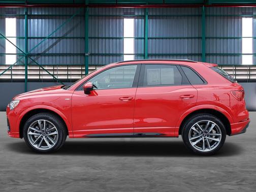 2025 Audi Q3 Premium 45 TFSI S line quattro Tiptronic