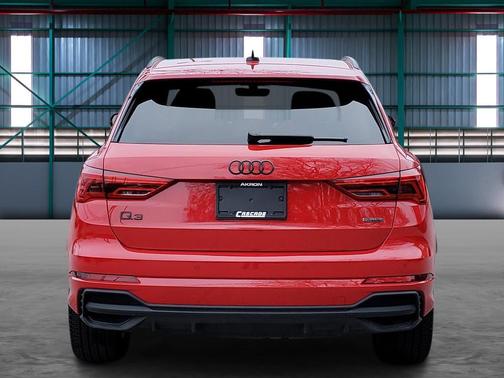 2025 Audi Q3 Premium 45 TFSI S line quattro Tiptronic
