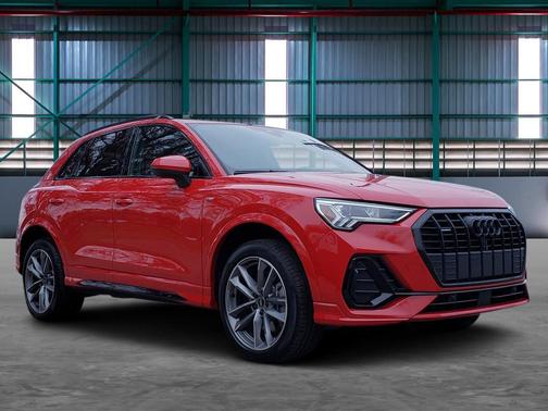 2025 Audi Q3 Premium 45 TFSI S line quattro Tiptronic