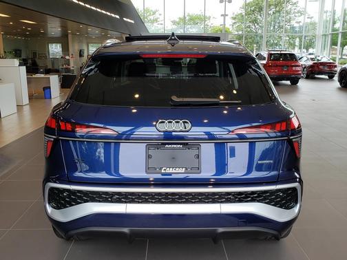 Navarra Blue Metallic 2026 Audi Q3 TFSI quattro S tronic