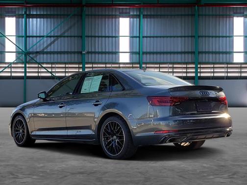 Daytona Gray Pearl Effect 2019 Audi A4 45 Premium