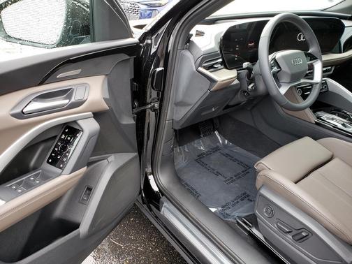 2025 Audi Q5 Premium Plus TFSI quattro S tronic