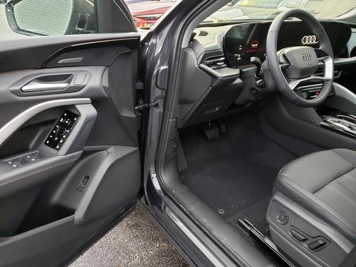 2025 Audi Q5 Premium Plus TFSI quattro S tronic