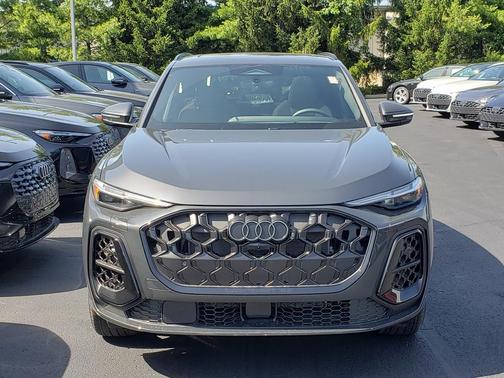 Tambora Gray Metallic 2026 Audi Q5 Premium Plus TFSI quattro S tronic
