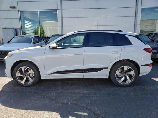 2025 Audi Q6 e-tron Premium Plus quattro