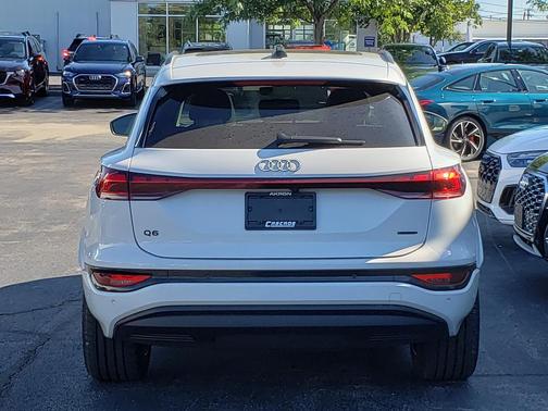 2025 Audi Q6 e-tron Premium Plus quattro