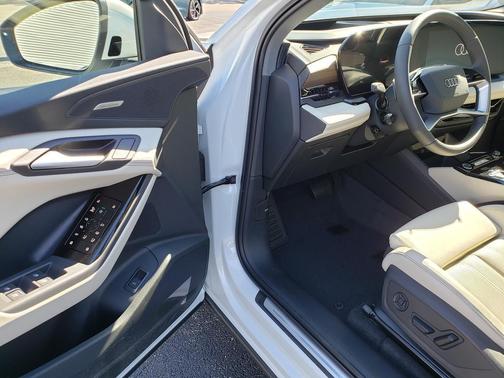 2025 Audi Q6 e-tron Premium Plus quattro