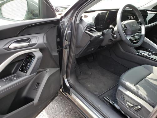 2025 Audi Q5 Premium