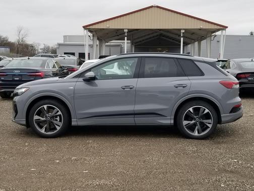2025 Audi Q4 e-tron Premium 55 quattro