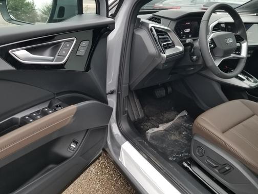 2025 Audi Q4 e-tron Premium 55 quattro