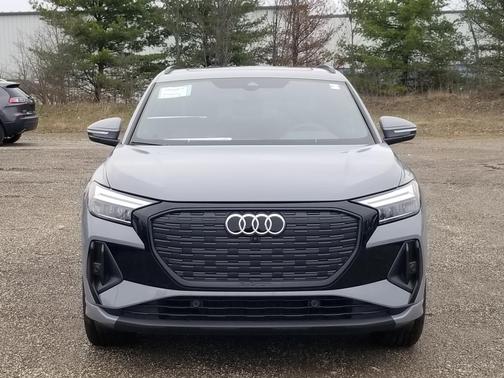 2025 Audi Q4 e-tron Premium 55 quattro