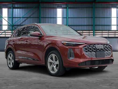 2025 Audi Q5 Premium Plus TFSI quattro S tronic