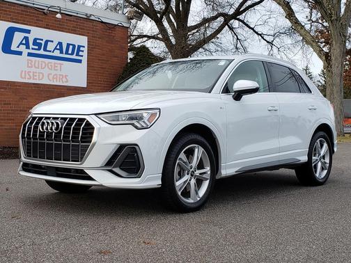 2023 Audi Q3 45 S line Premium Plus