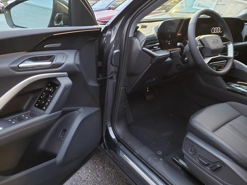 2025 Audi Q5 Premium Plus TFSI quattro S tronic